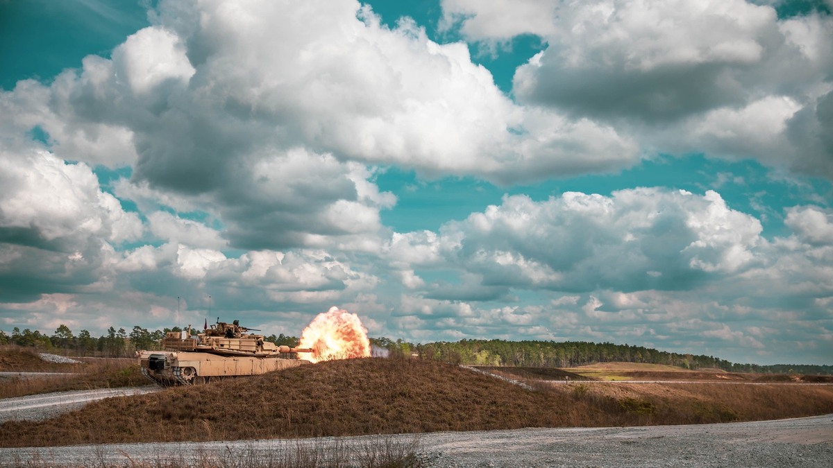 Военна техника по време на тренировъчно учение